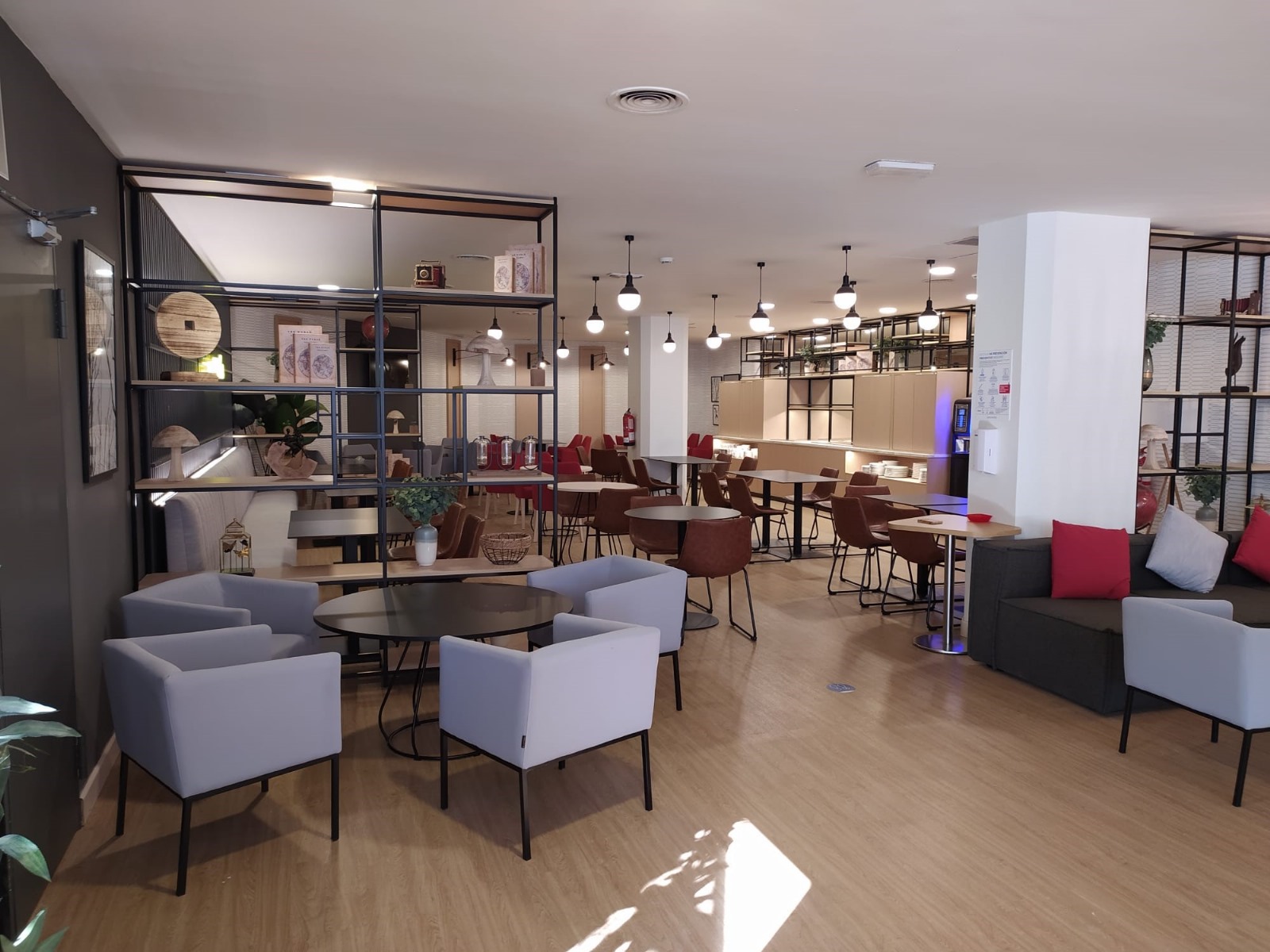 Interior moderno de restaurante